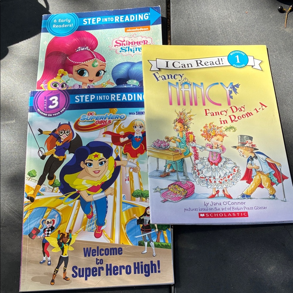 Scholastic Fancy Nancy & Step into Reading Book Set - Yellow, Blue, Pink